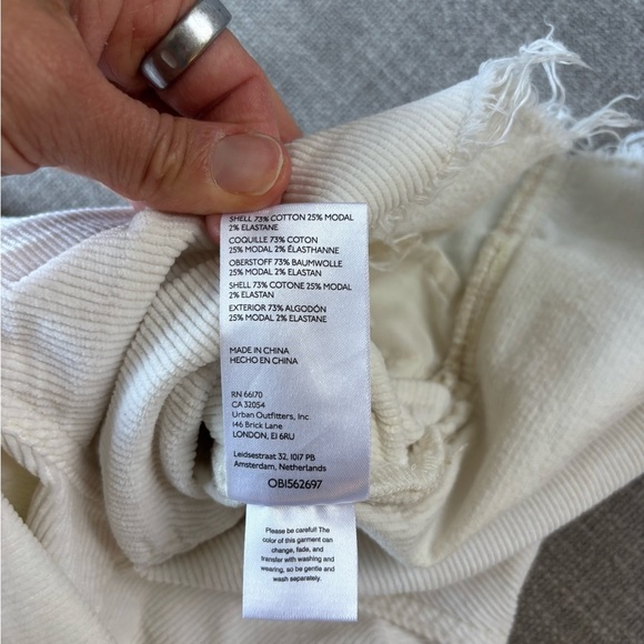 Pilcro Anthropologie White Corduroy Short Overalls Raw Hem Size 26 - Picture 8 of 9